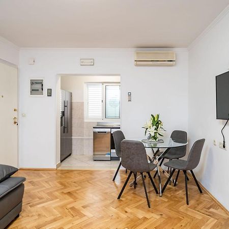 Apartman Knego With Parking Дубровник Екстер'єр фото