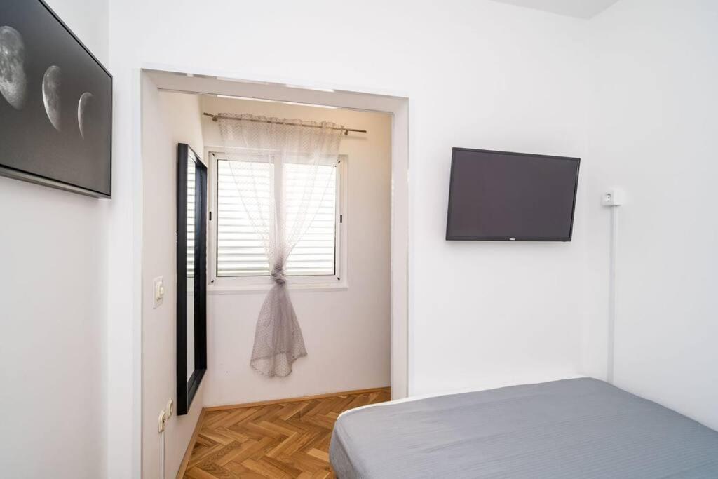 Apartman Knego With Parking Дубровник Екстер'єр фото