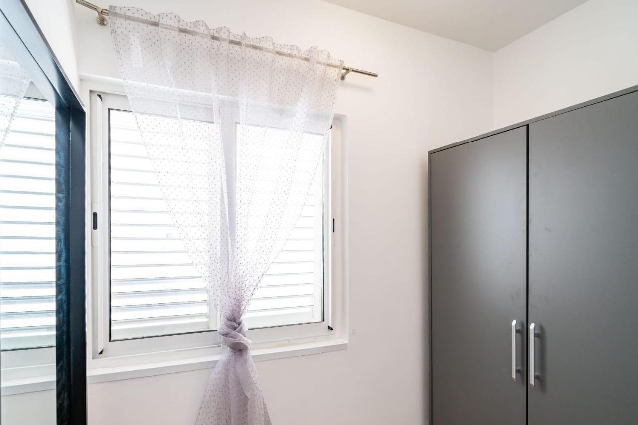 Apartman Knego With Parking Дубровник Екстер'єр фото