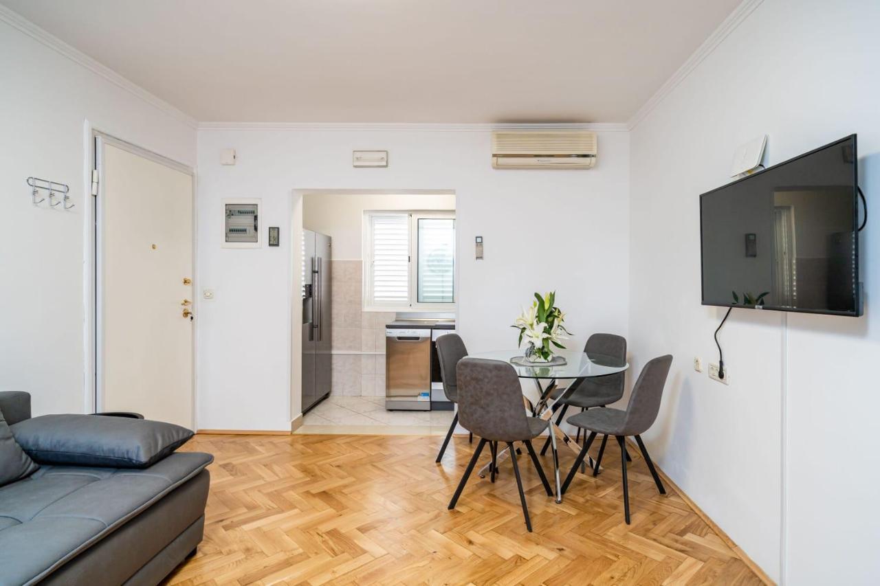 Apartman Knego With Parking Дубровник Екстер'єр фото