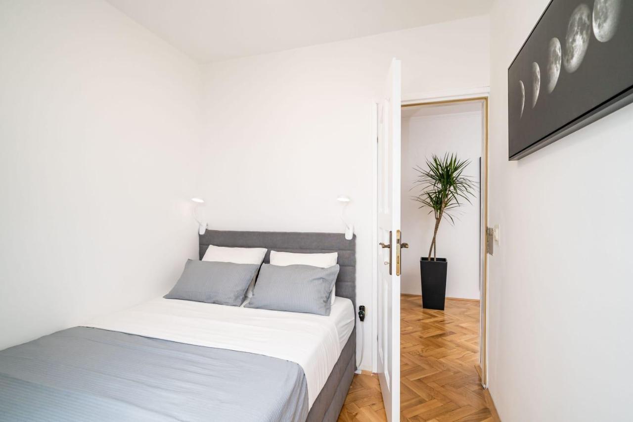 Apartman Knego With Parking Дубровник Екстер'єр фото