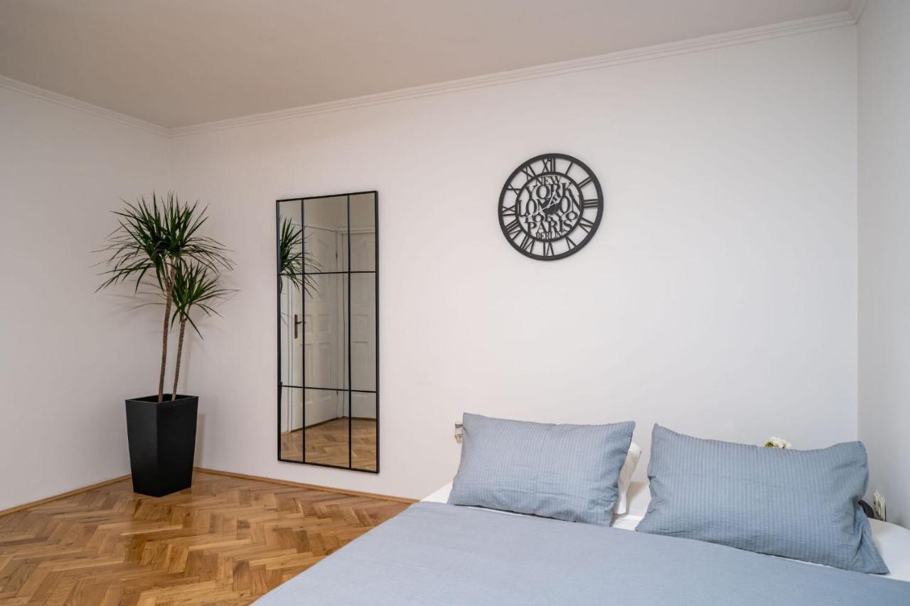 Apartman Knego With Parking Дубровник Екстер'єр фото