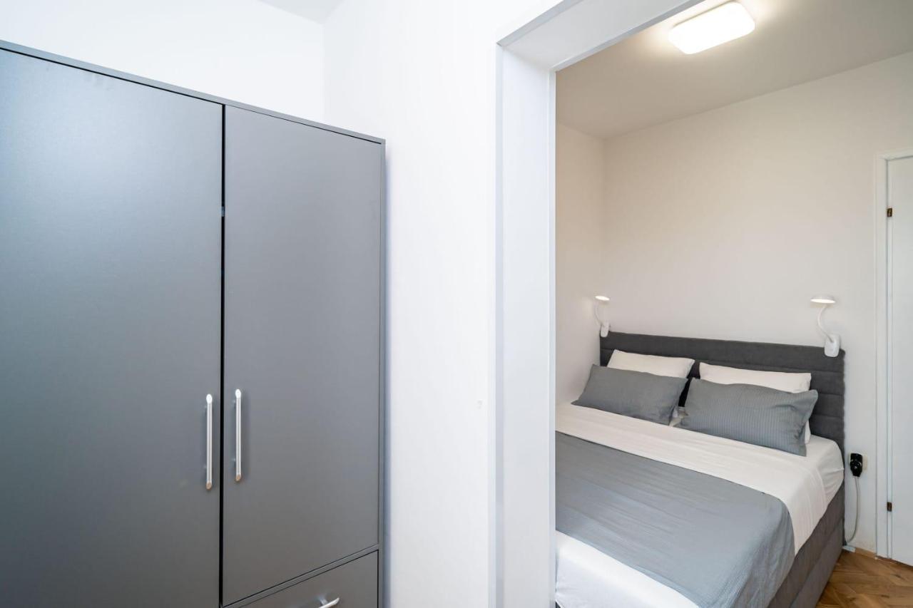 Apartman Knego With Parking Дубровник Екстер'єр фото