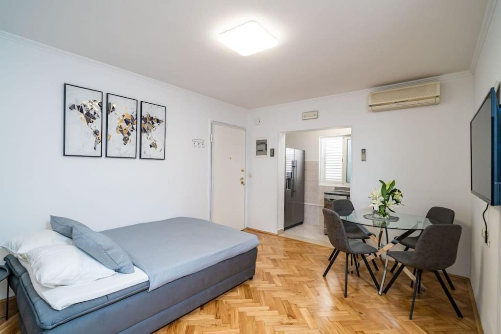 Apartman Knego With Parking Дубровник Екстер'єр фото
