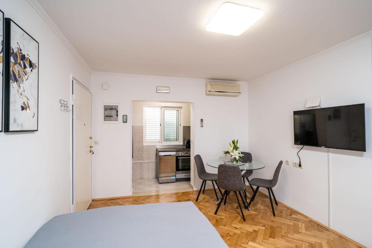 Apartman Knego With Parking Дубровник Екстер'єр фото