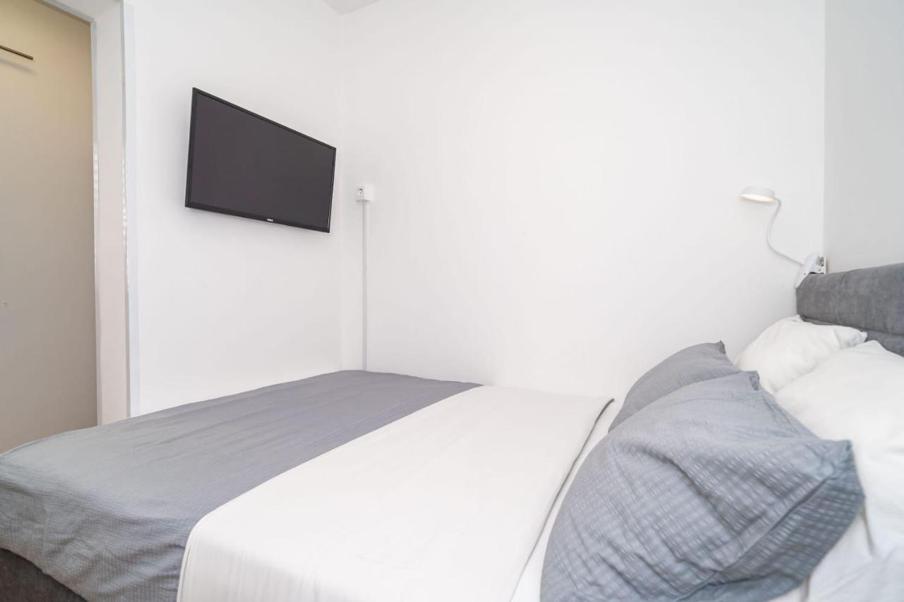 Apartman Knego With Parking Дубровник Екстер'єр фото