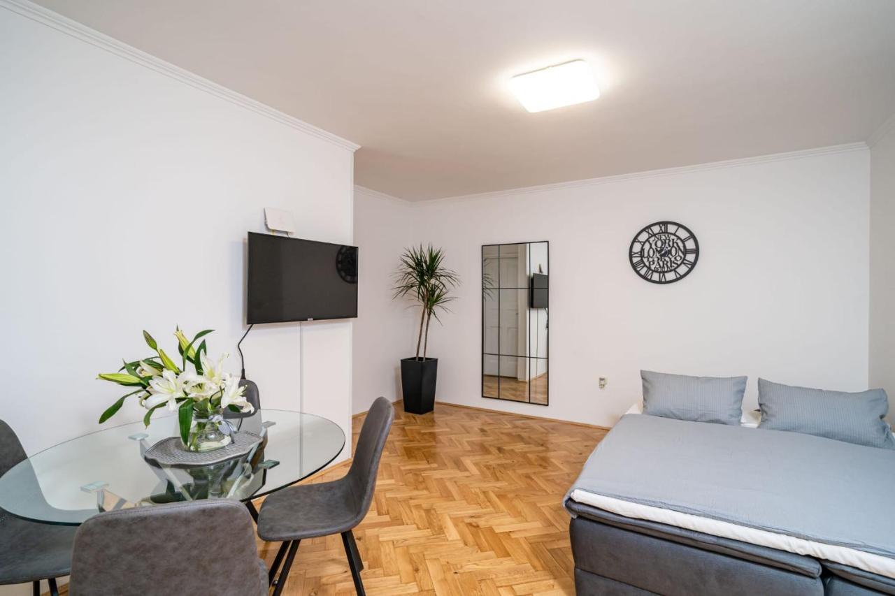 Apartman Knego With Parking Дубровник Екстер'єр фото